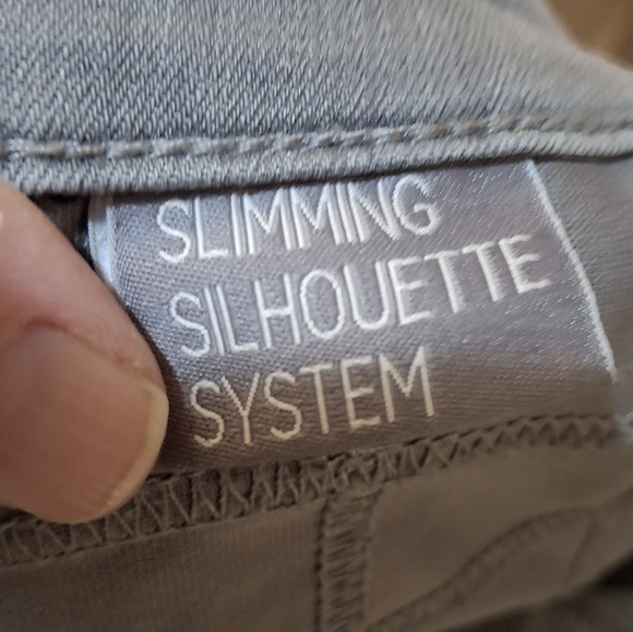 Melissa McCarthy SEVEN7 Pencil Jeans. - Picture 15 of 16